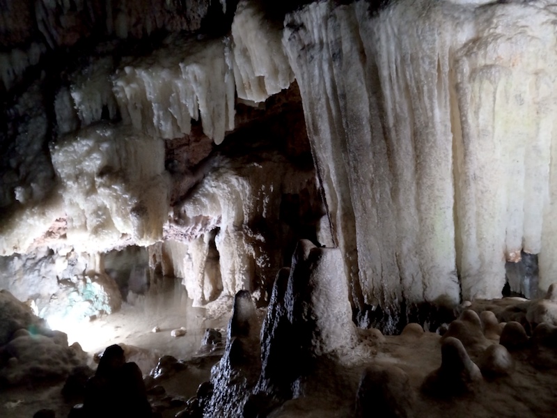 rio subterraneo Cuevas de Bellamar Granitos de calcio