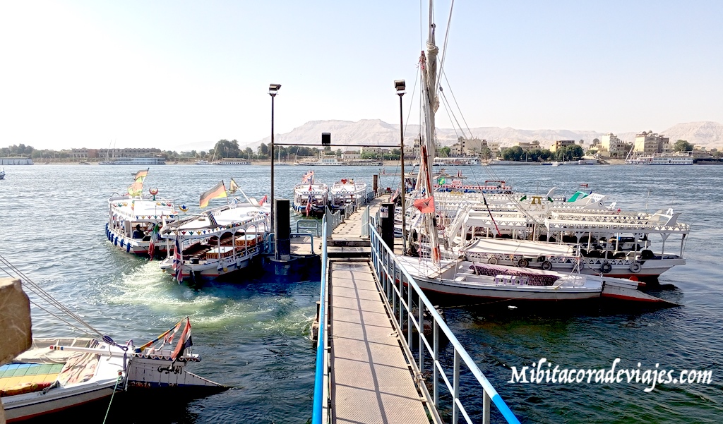 Barcas del Nilo Luxor Presupuesto Egipto mochilero