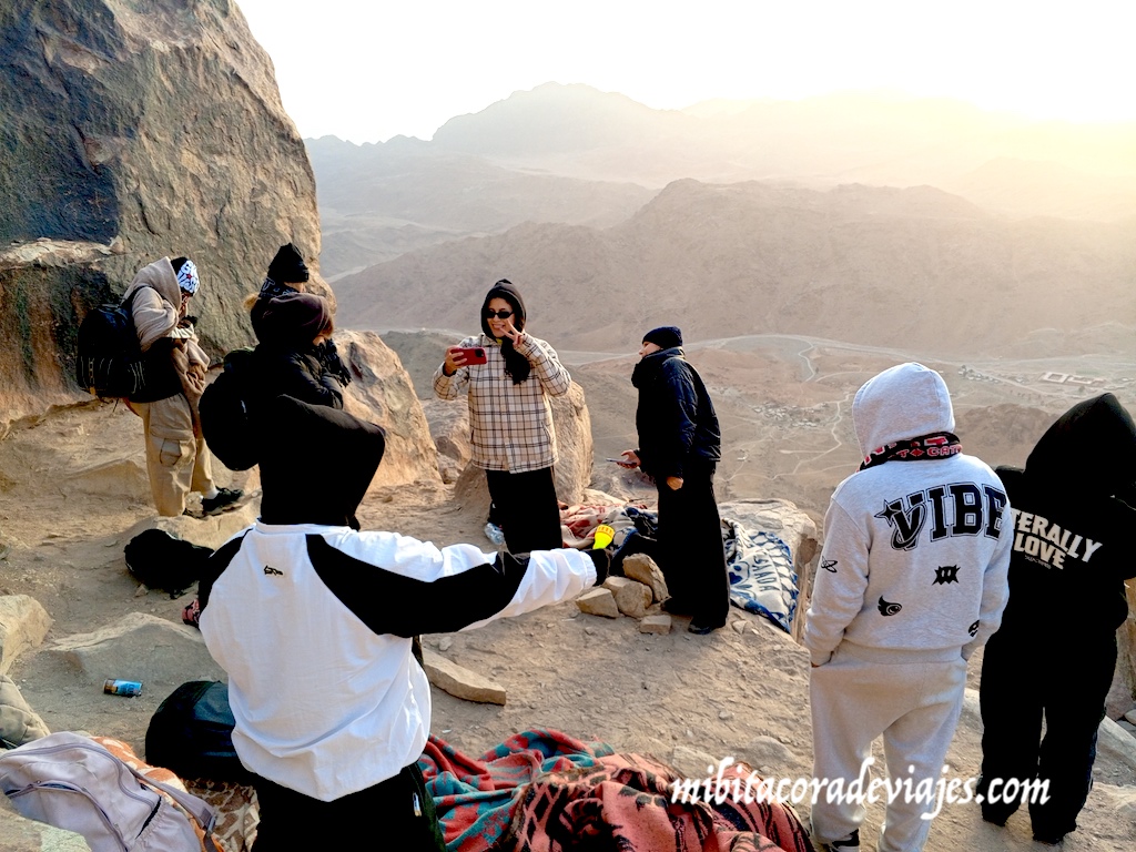 Muchachos excursion monte sinai monasterio Santa Catalina