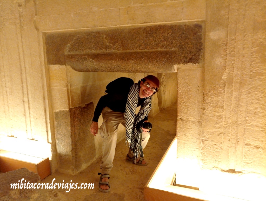 visitar Pirámides de Giza Interior Mecerinos