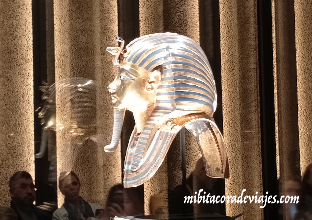 Máscara mortuoria Tesoros de Tutankamón en el Gran Museo Egipcio