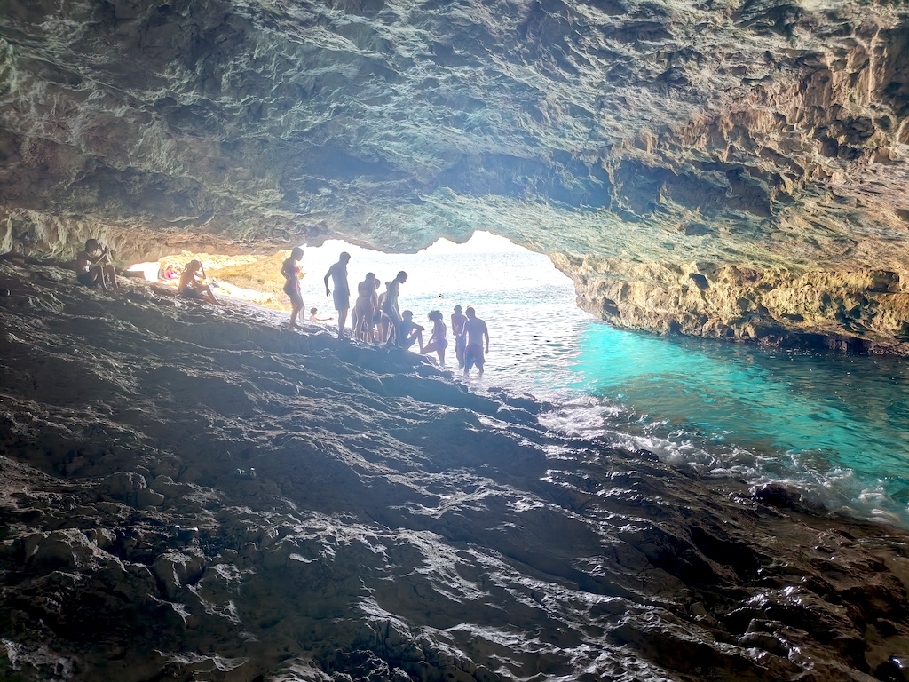 Cueva del tiburon cuba camping en Puerto escondido mayabeque