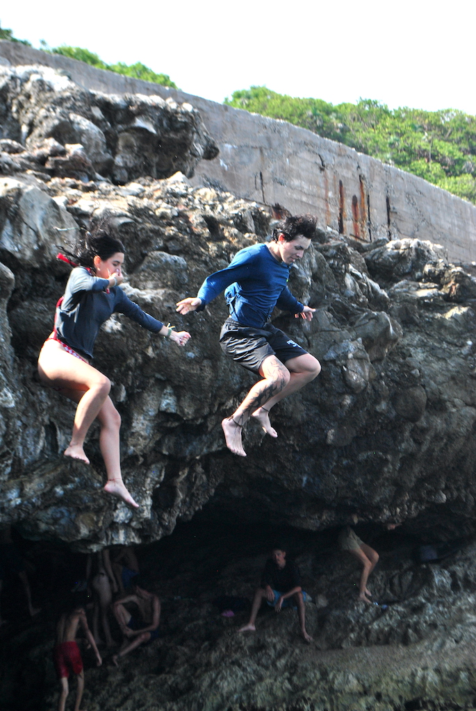 Saltos desde acantilados en Cuba Puerto Escondido