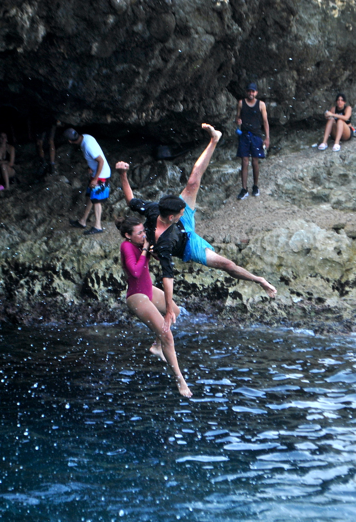 Saltos desde acantilados en Cuba Puerto Escondido