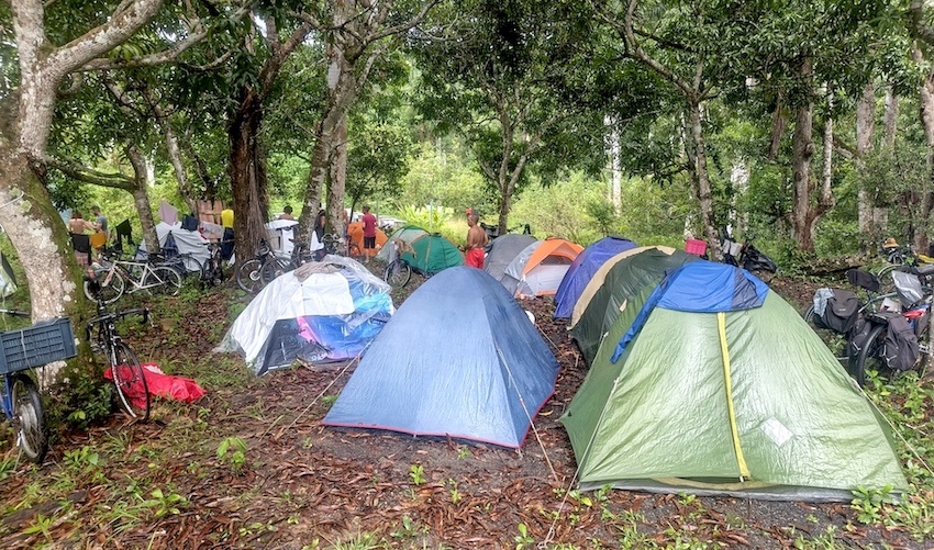 Tiendas de campaña Campamento de la Habana a la loma del Taburete en bicicleta