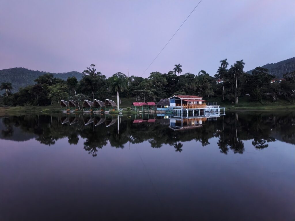 Atardecer en la Comunidad Las Terrazas Camping en la Sierra del Rosario Artemisa Cuba
