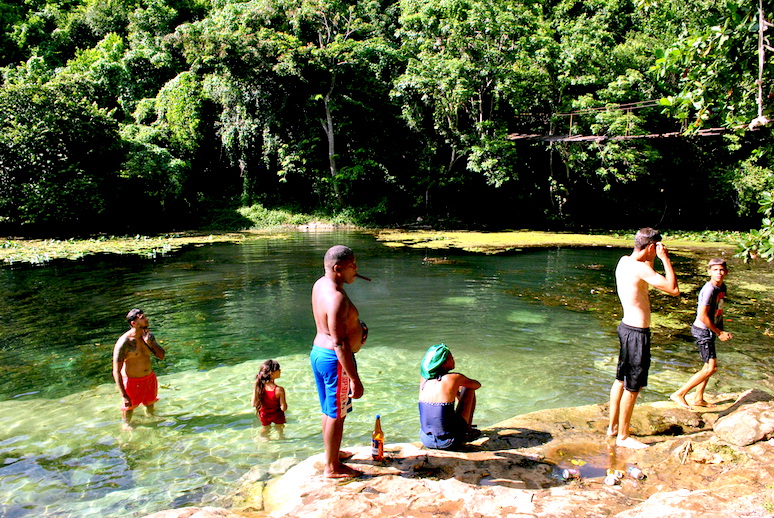 Qué hacer en Ojo de Agua: bañarse en el rio ariguanabo en familia y amigos