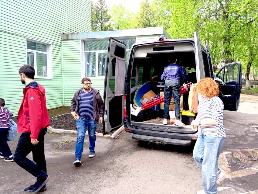 Grupo de titeres Ulybka de gira de títeres en Rusia Lucioviajero